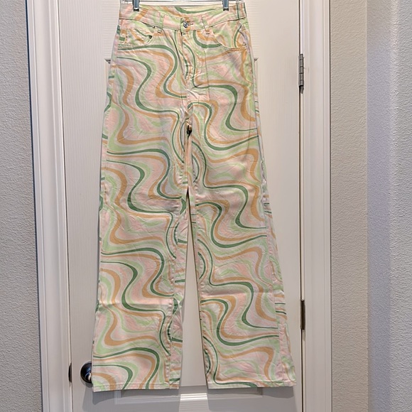 SHEIN FUN PRINT STRAIGHT LEG PANTS SIZE 6. Bundle2Save - Picture 1 of 4